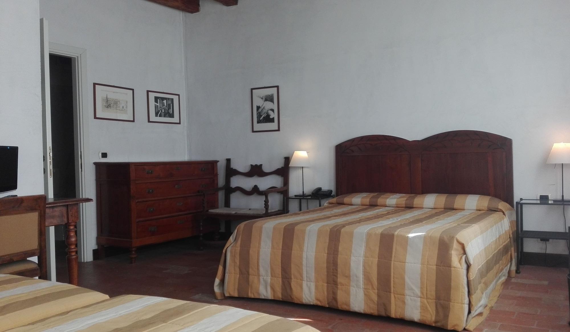 Alberti Hotel 3*